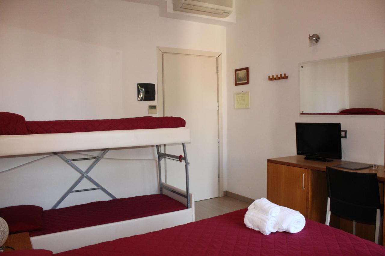 Hotel Morolli Rimini Kültér fotó