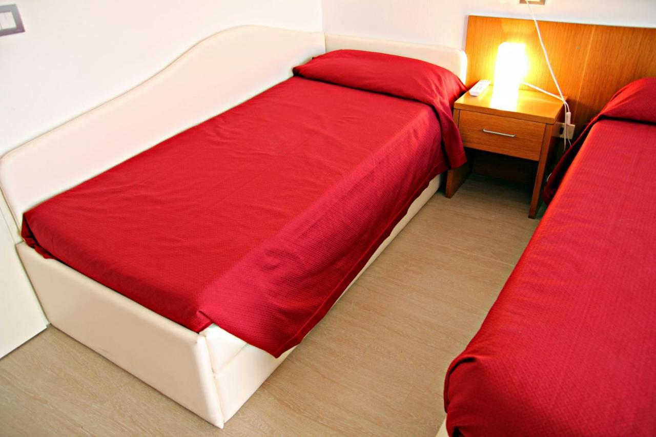 Hotel Morolli Rimini Kültér fotó