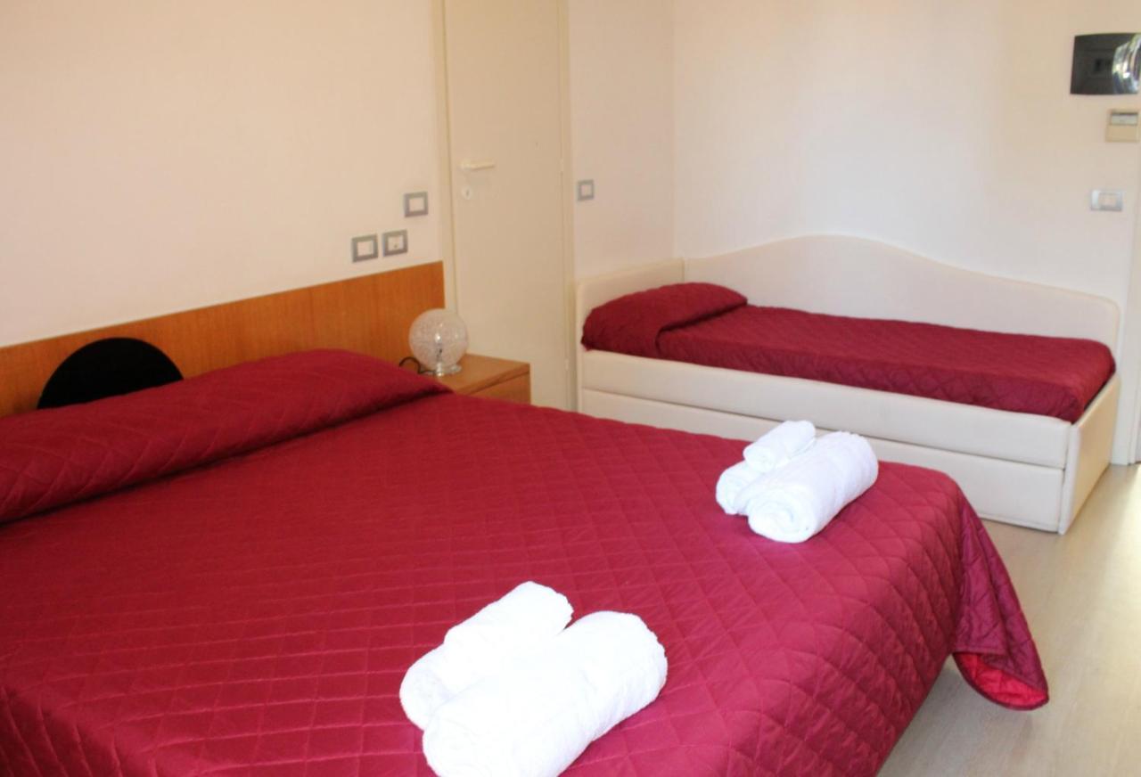 Hotel Morolli Rimini Kültér fotó