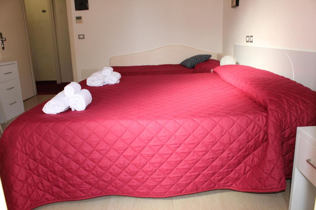 Hotel Morolli Rimini Kültér fotó