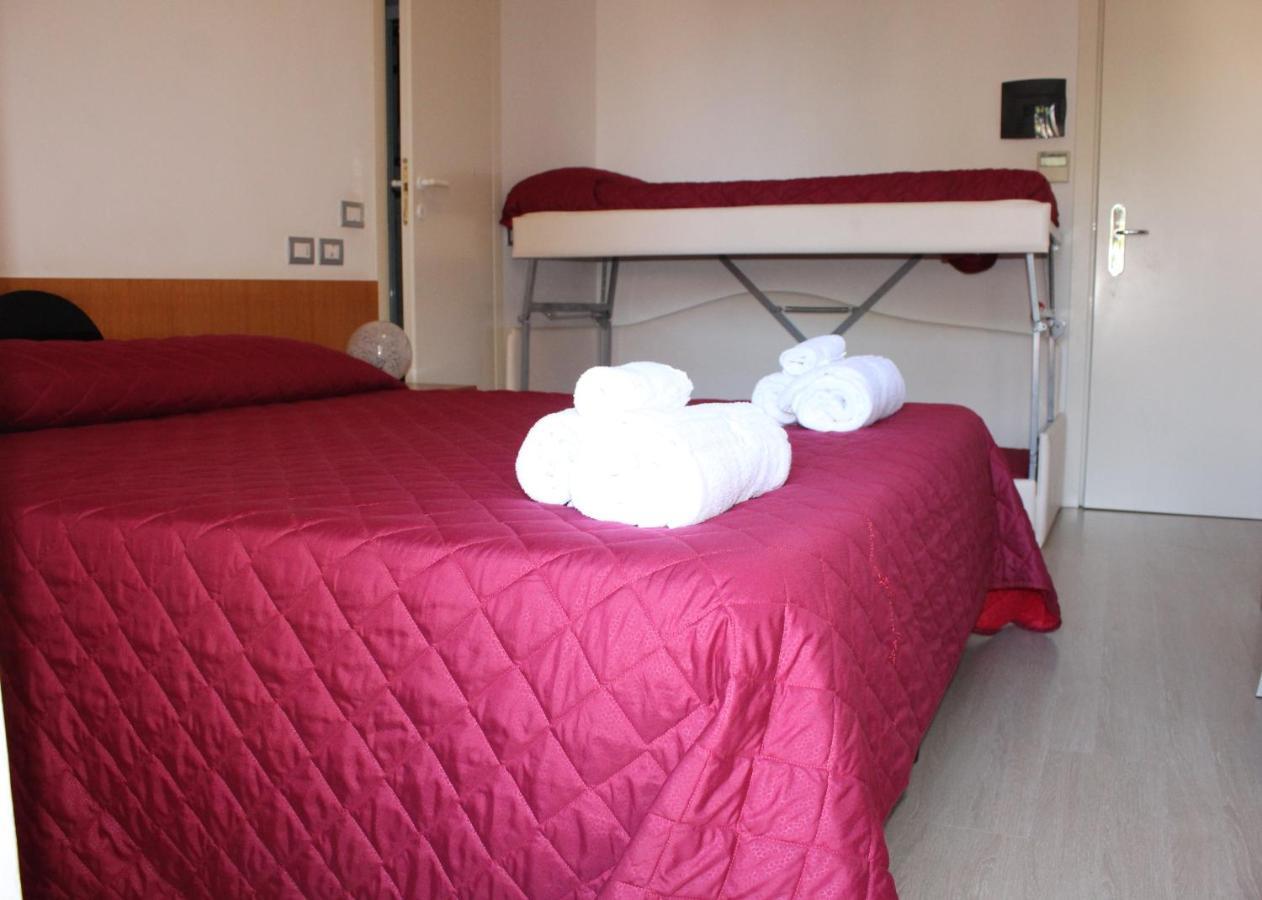 Hotel Morolli Rimini Kültér fotó